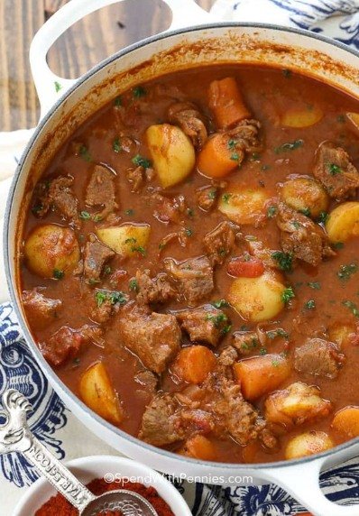 Hungarian Goulash Recipe 🇭🇺🥘🔥 484986423_122198160386149657_7305345374909311297_n