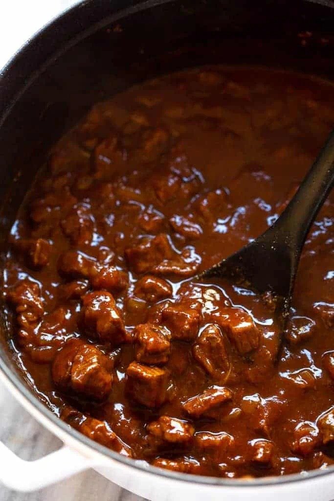 Beef Pörkölt: Authentic Hungarian Beef Stew d14eac25-9207-45a3-8ef4-bb525dc4f4fa
